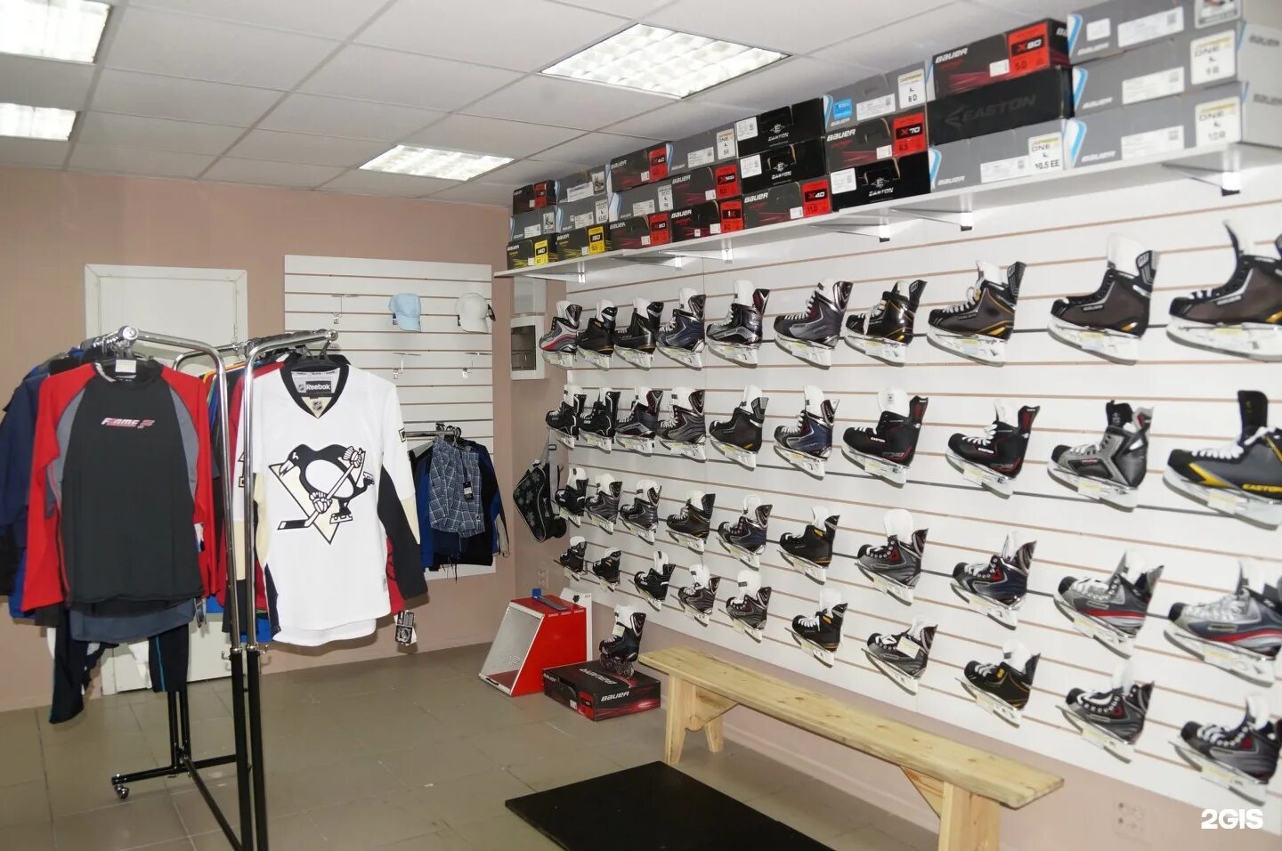 оборудование для хоккейного магазина. экипировочный магазин хоккей уфа. хоккейный магазин уфа. хоккейный магазин на октябрьском поле. хоккейный магазин ярославль.