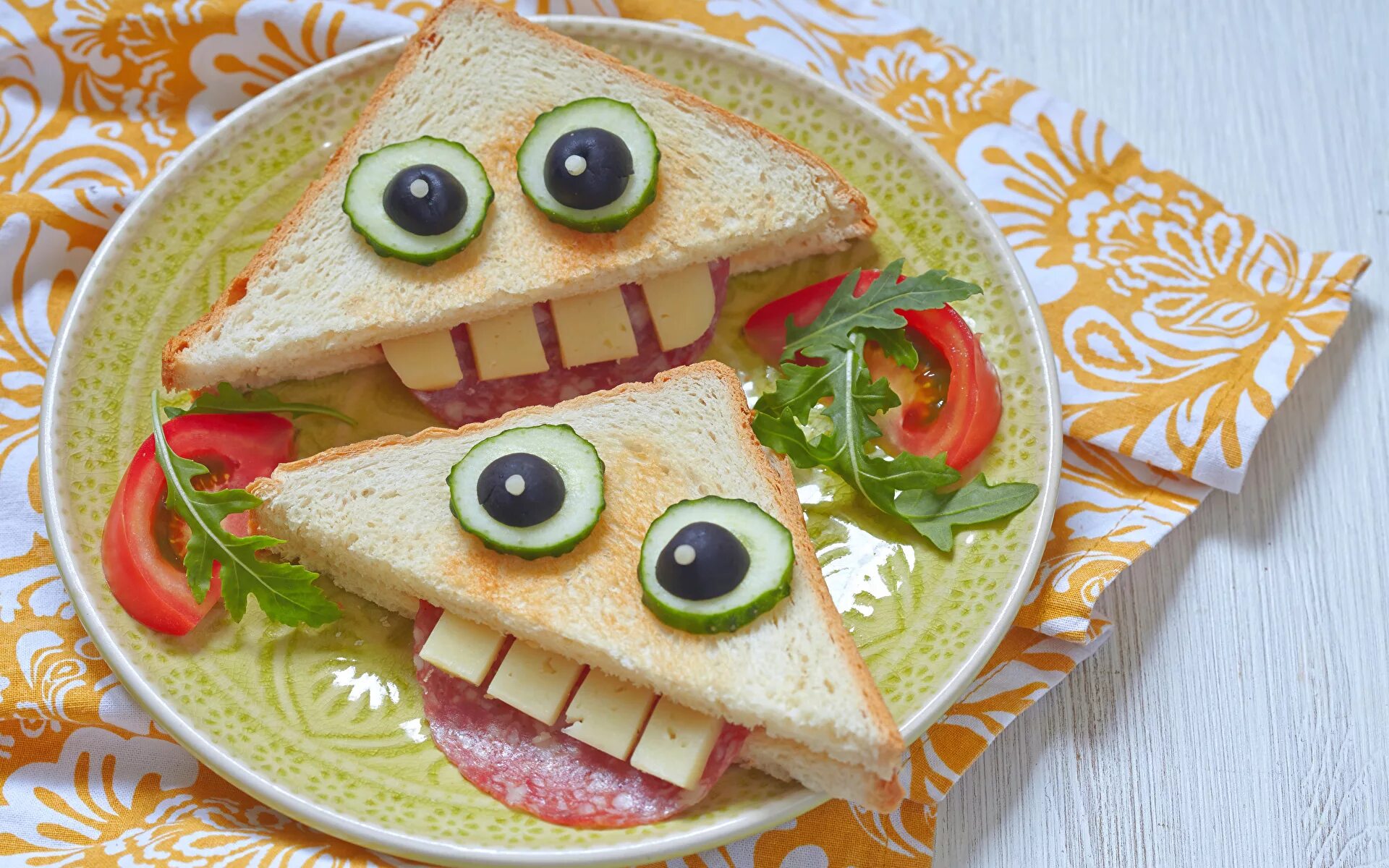 Какую нибудь е