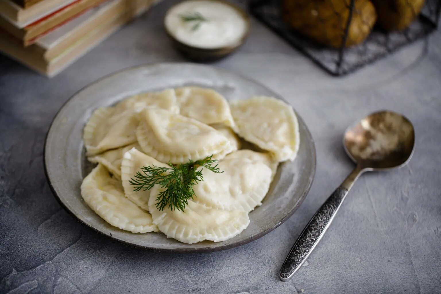 полуфабрикаты варен ки. пельмени с творогом. вареники с картошкой. пельмени вареники. вареники с адыгейским сыром.