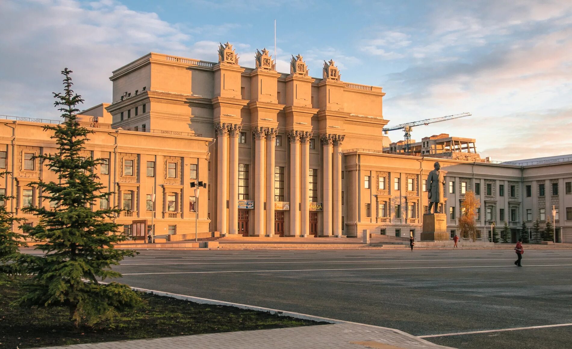 Пл имени. Куйбышев площадь Самара. Пл Куйбышева Самара. Площадь имени Куйбышева в Самаре. Площадь Куйбышева Самара площадь.