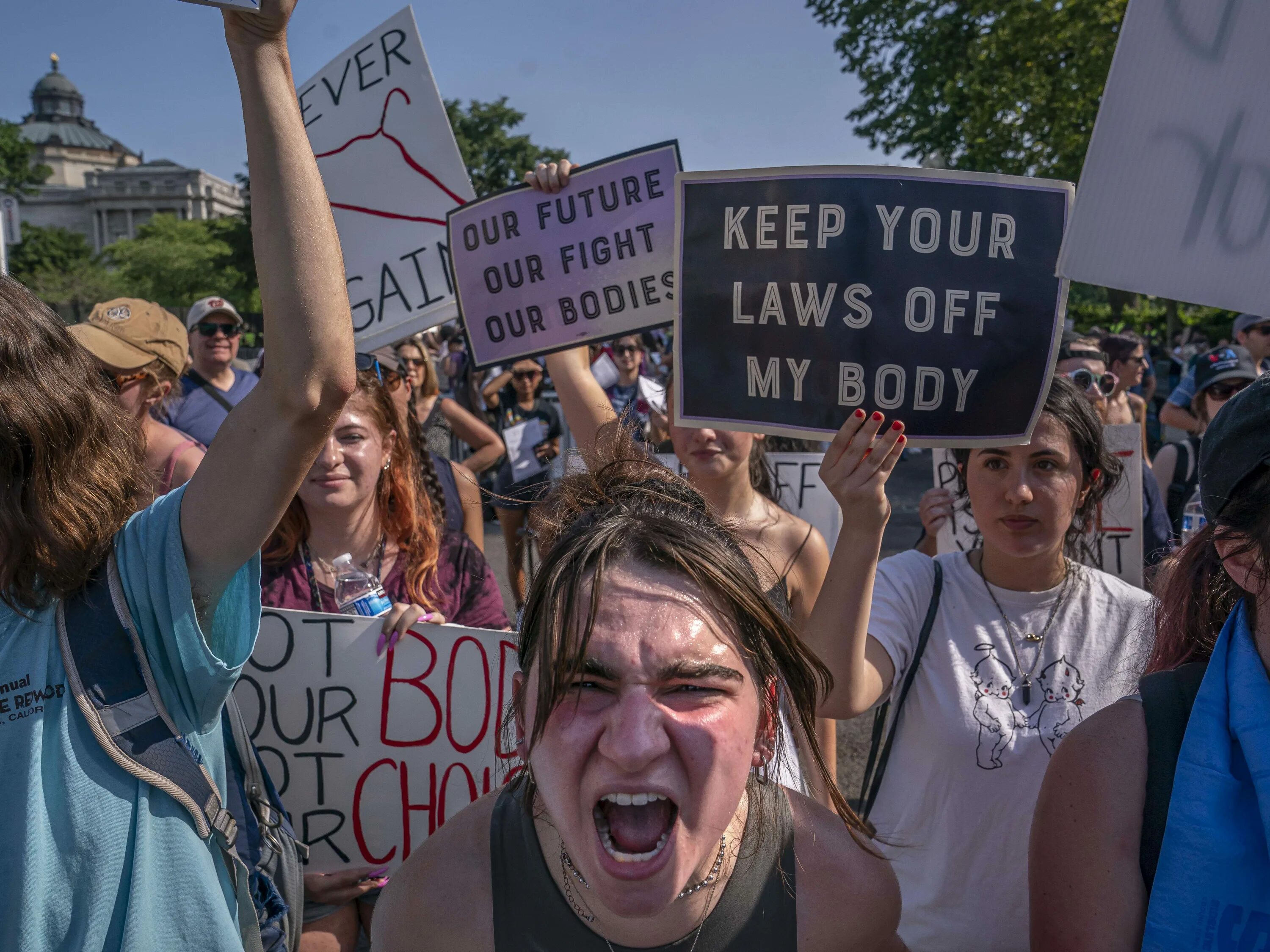 Протесты в США. Американцы протесты. Протесты в США 2022. Митинги против абортов в Америке.