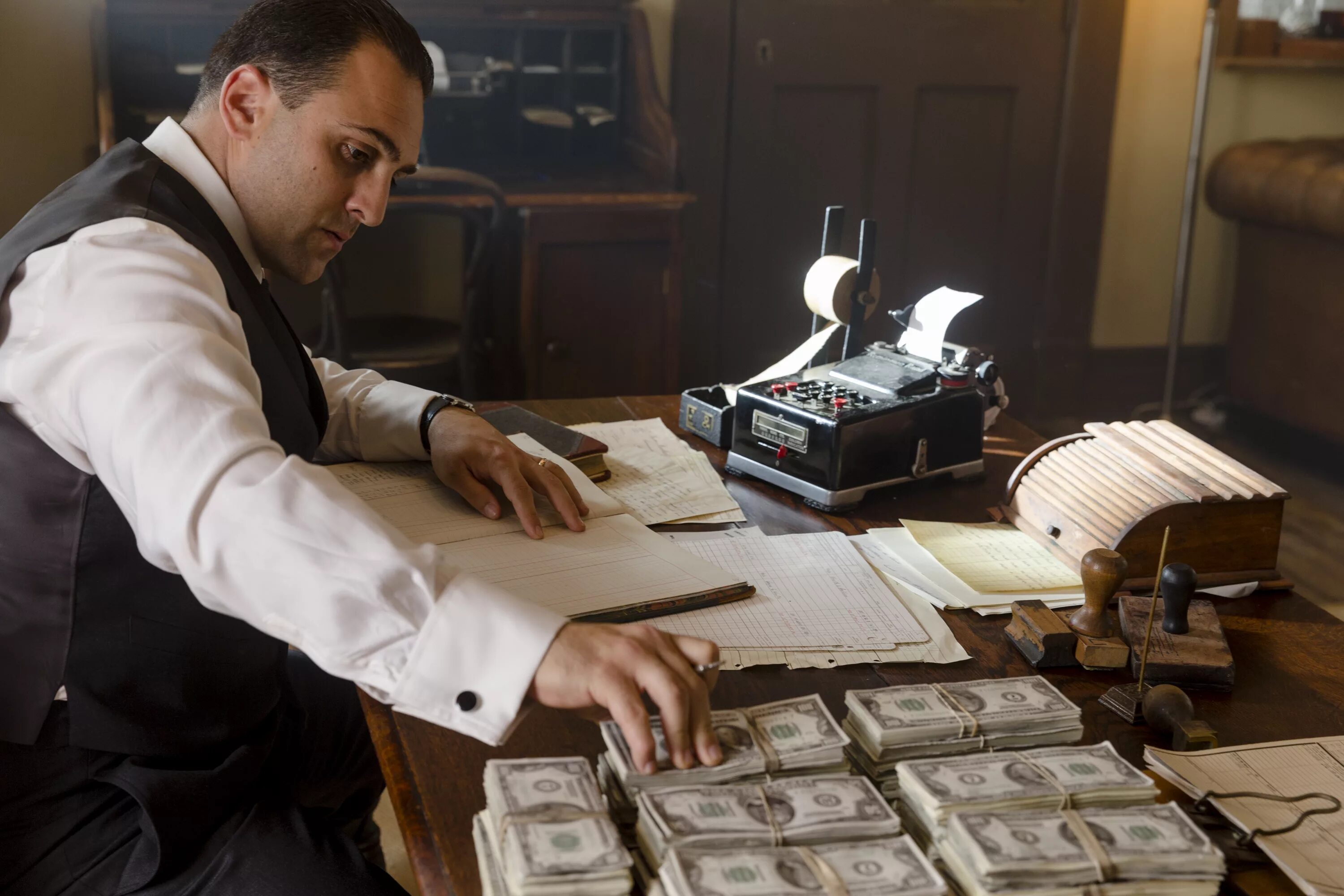 Рождение мафии: Нью-Йорк (2015). Мафия и деньги. Бухгалтер мафиози.