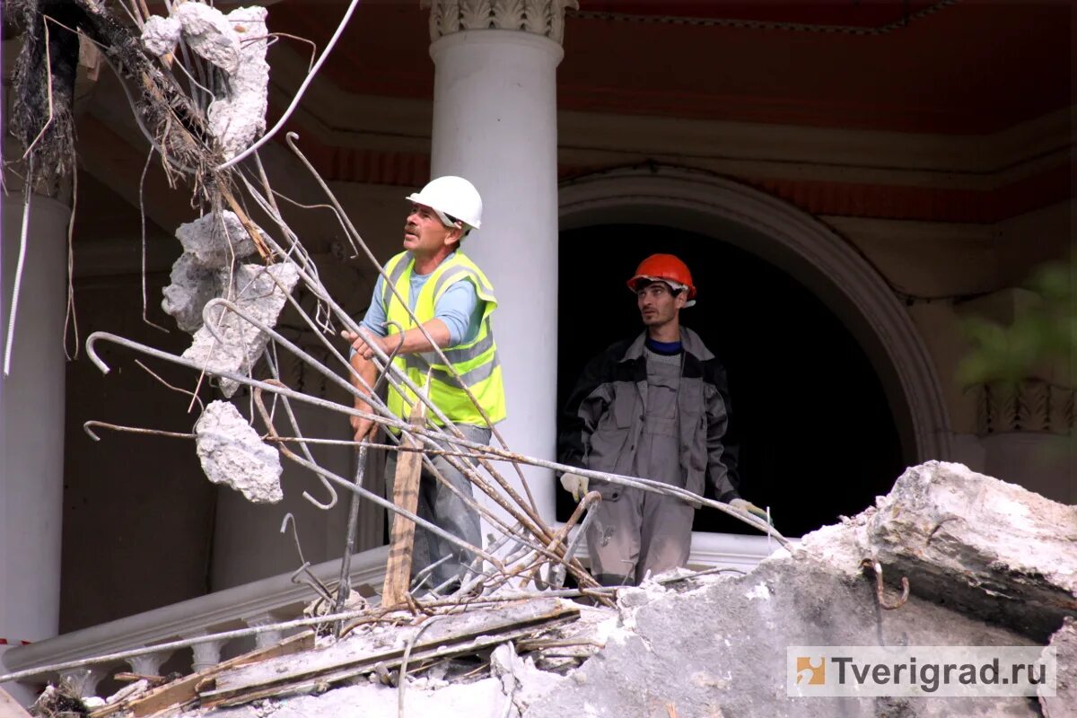 Восстановительные работы зданий. Реставратор зданий. Реконструкция производственных зданий. Усиление конструкций зданий. Покраска фасада здания.