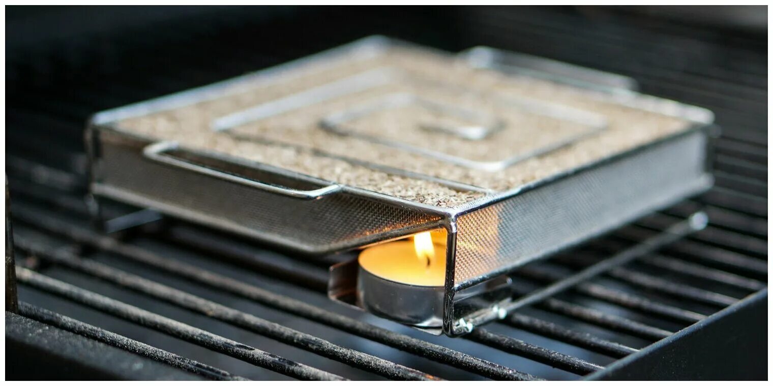 Генератор дыма для холодного копчения weber. Пассивный дымогенератор копчение. Дымогенератор из сетки для холодного копчения. Дымогенератор улитка. Лабиринтный спиральный дымогенератор.