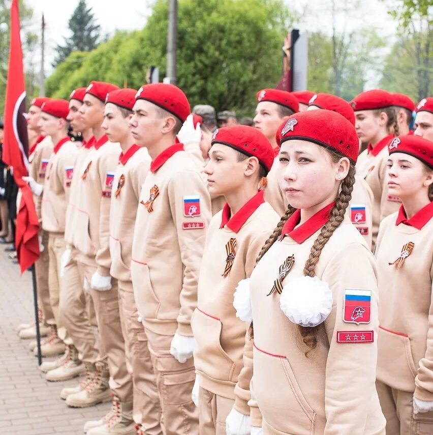 Юнармия Великие Луки. Зарница Юнармия. Парад 9 мая Ульяновск Юнармия. Юнармия на параде Победы 2022.