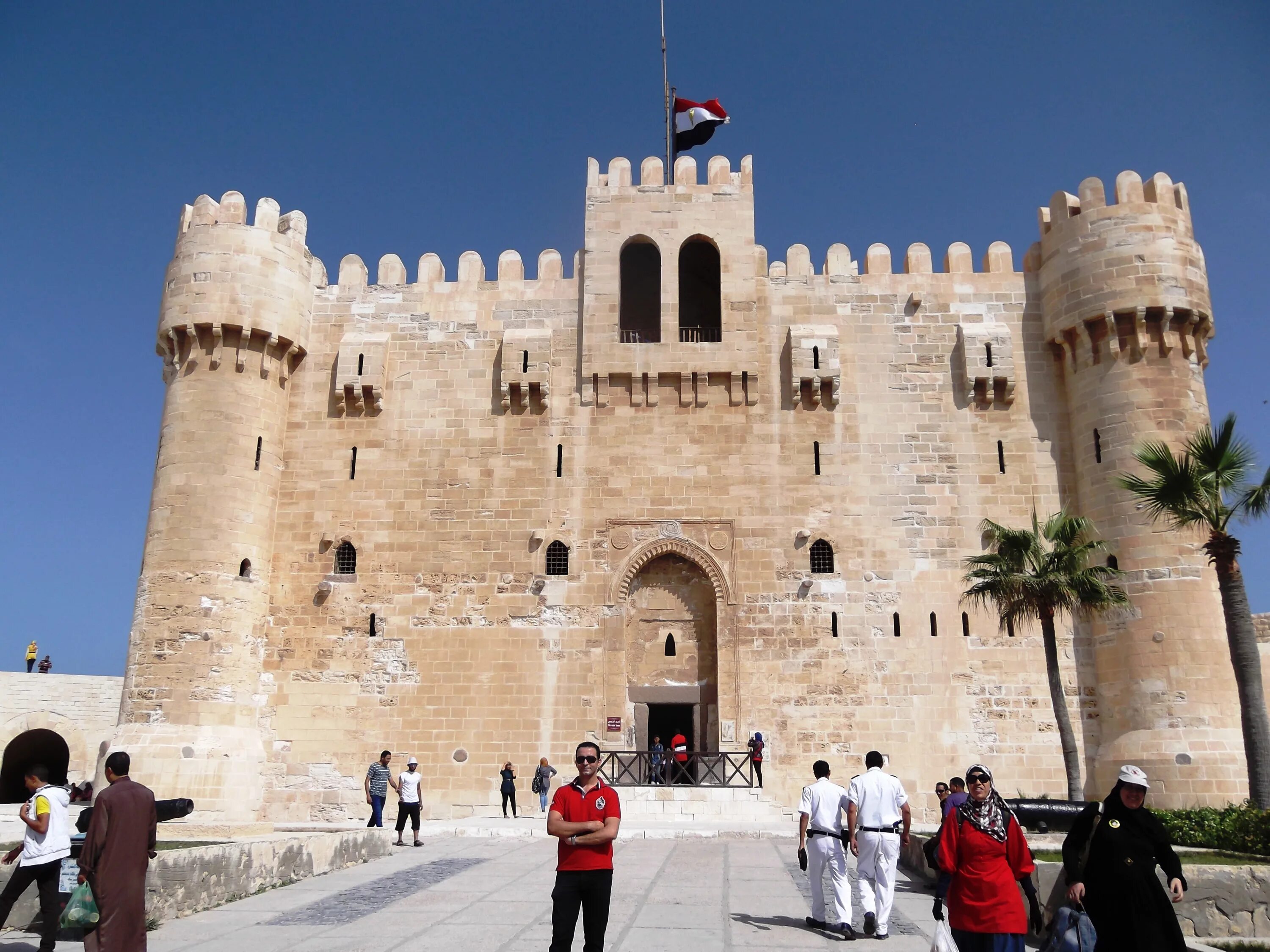 Крепость цитадель кроссворд. Мелитополь цитадель. citadel of pamplona. tourist market at the citadel of qaitbay , alexandria , egypt.