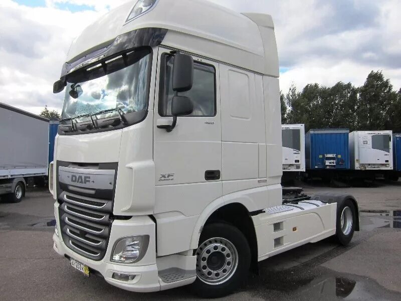 Тягачи даф б у россия. DAF XF 106 460 белый. DAF XF 106 тягач. DAF XF 106 белый. Седельные тягачи DAF XF 105.