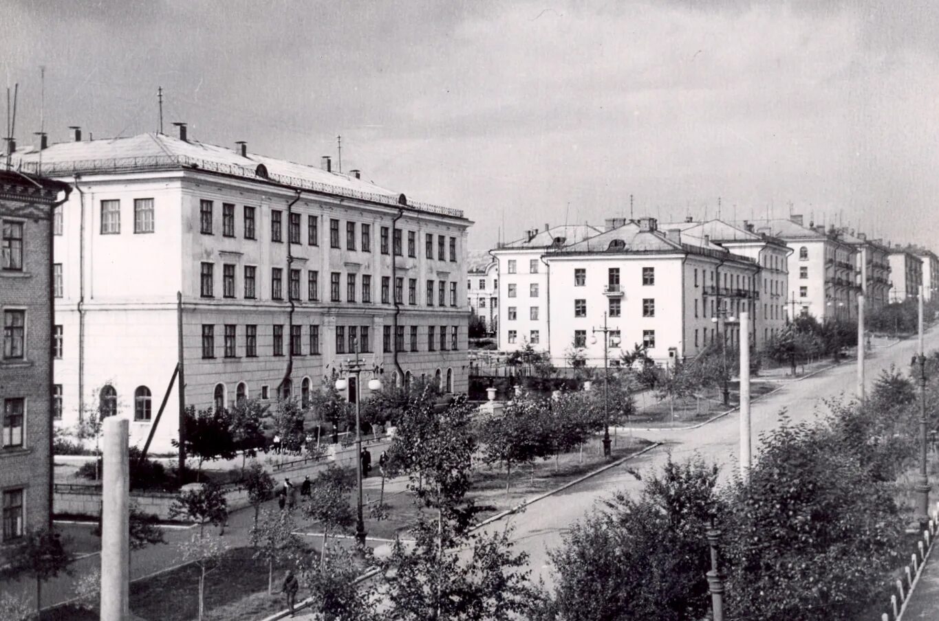 Березников е е. Вагнера, березники. Вагнер евгений антонович памятник. Памятники города березники. Г березники улица ленина, 80.