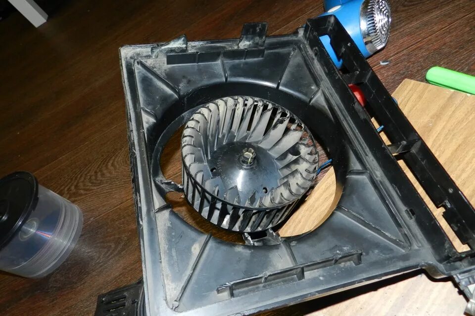 Subaru r2 вентилятор печки. Улучшаем обдув ваз 2110. Ваз 2109 печка воздуховоды пола???. Мазда 6 14 года печка салона. Обдув ног ваз 2106.