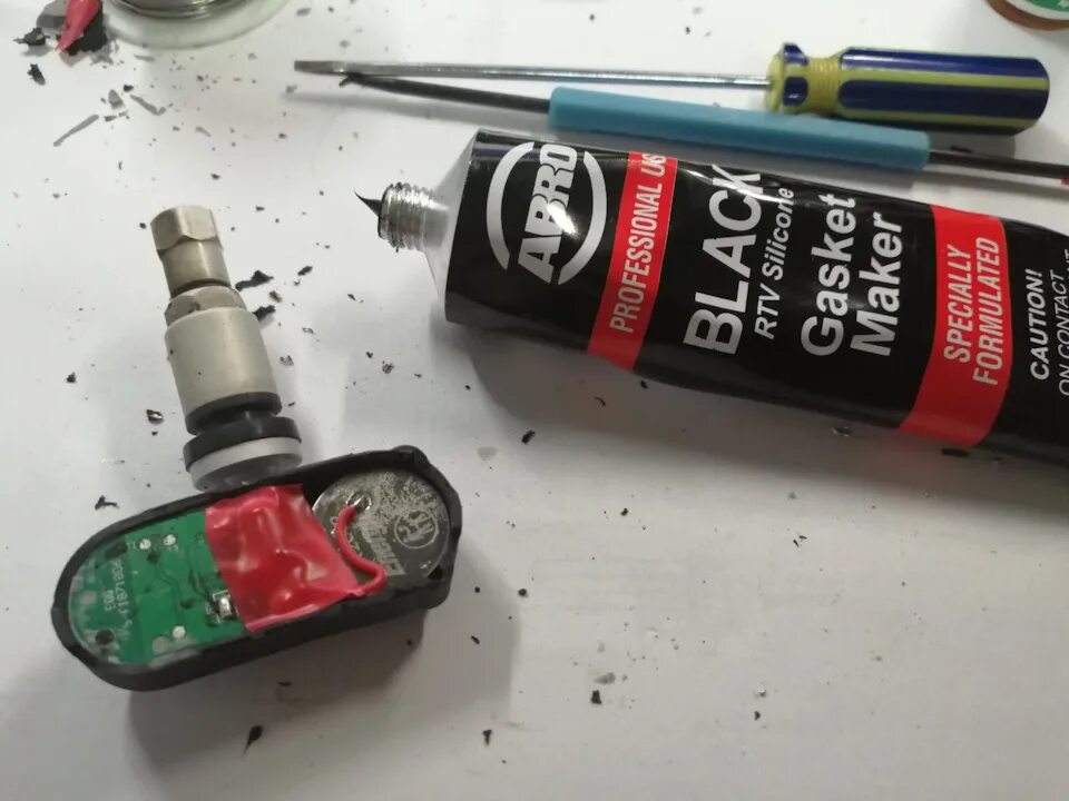 8 бензин. Глохнет после замены аккумулятора. Nissan note 2007 1. Акум на опель мокка дв. Nissan note 2007 плюсовая клемма.