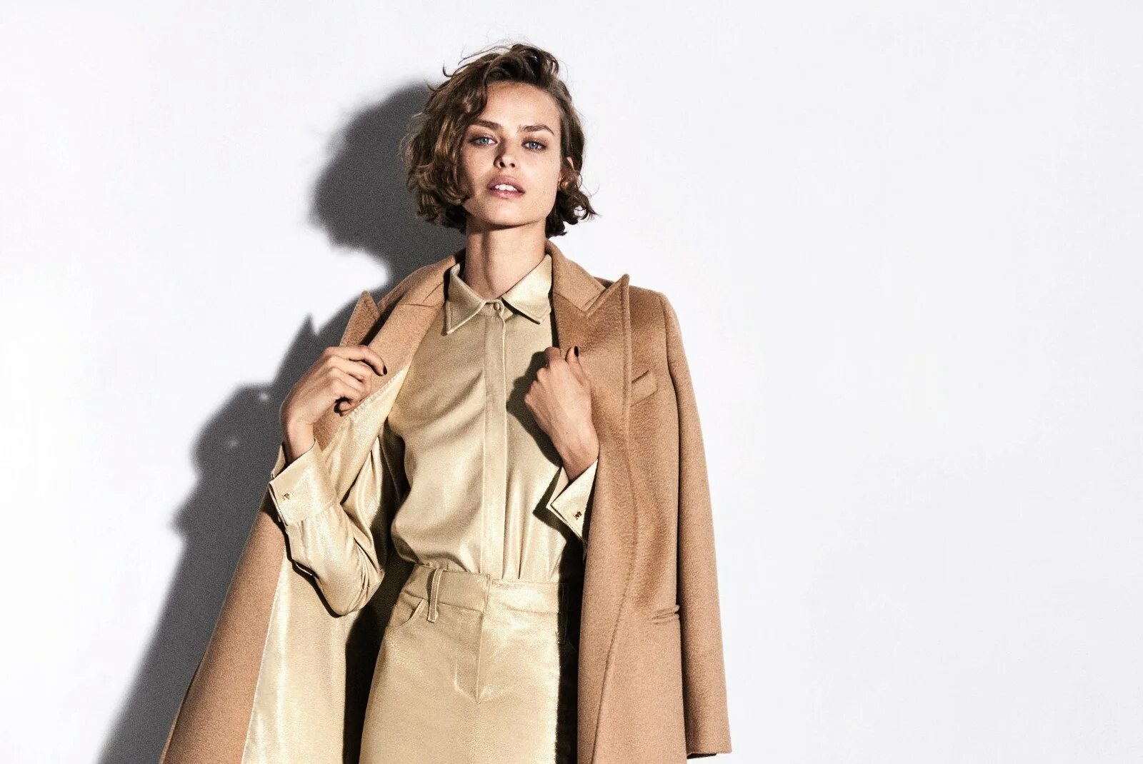Max одежда. Max mara. max mara одежда. max mara roland. max mara реклама 2025.