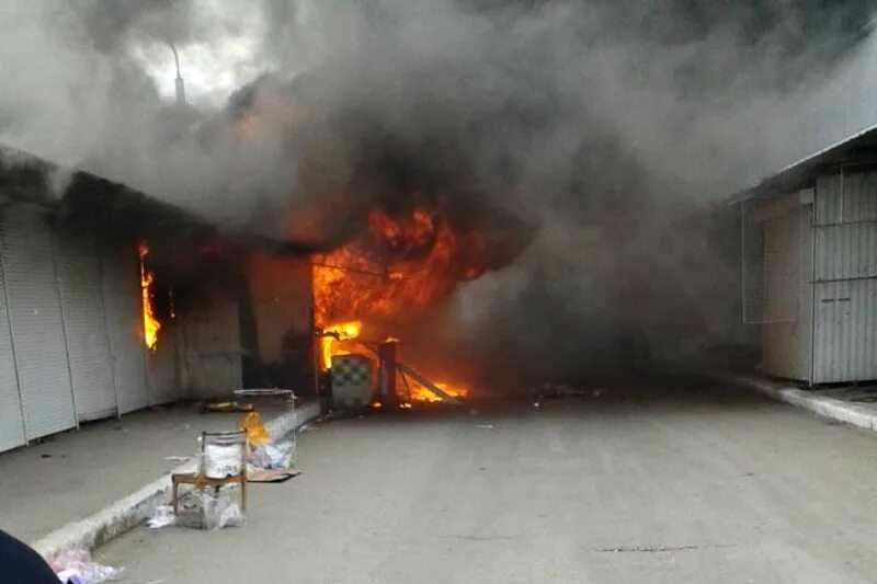 пожар на рынке в самаре. сгорел кировский рынок. взрыв кировский рынок астрахань. кировский рынок уфа фото. 2014 год горит кафе уфа горит.