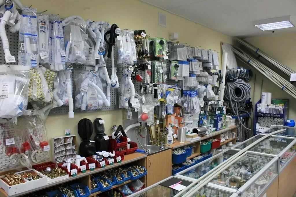 Оформление магазина сантехники. Сантехнический магазин. Магазин сантехники. Торговый зал сантехники. Выкладка в магазине сантехники.