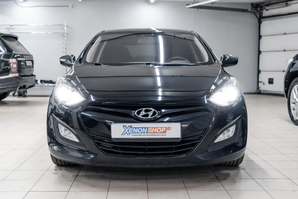 Свет хендай ай 30. Hyundai i40 лампа ближнего света. Hyundai i30 2013. Замена ламп ближнего света хендай крета. Свет хендай ай 30.