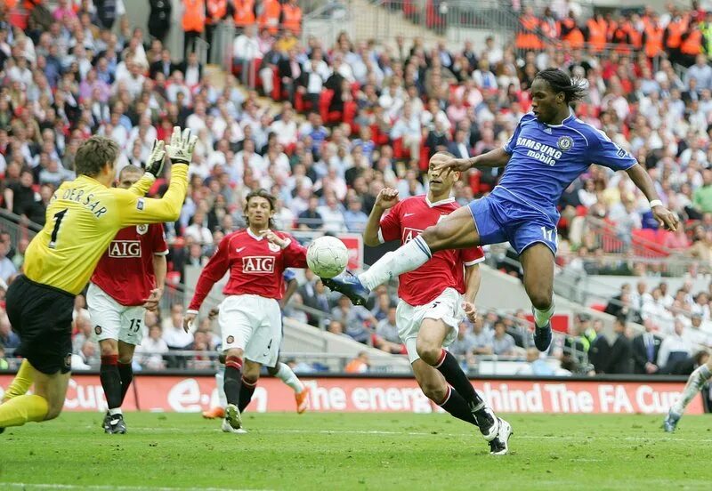 Final 2007. Drogba Кубок Англии. Финал Кубка Англии 2007. Великобритания 2007. Wembley man Utd Fans old School.