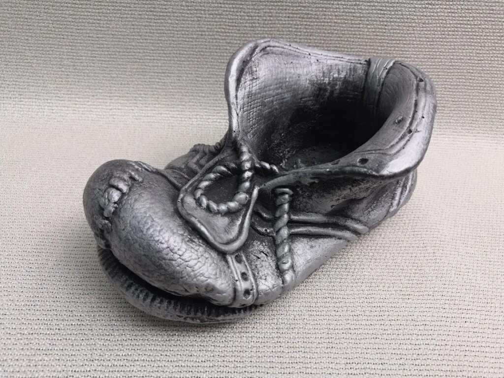 Имя башмак. Статуэтка башмак. сувенир башмак. статуэтка ботинка. статуэтка башмачок.
