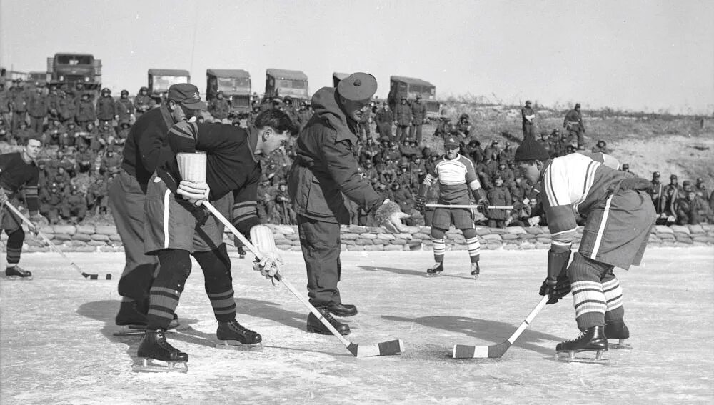 Первая хоккейная команда. Первая хоккейная команда Канады 1904. Зарождение хоккея в Канаде. Первый хоккейный матч в Монреале 1875. Хоккей в Канаде 1870.