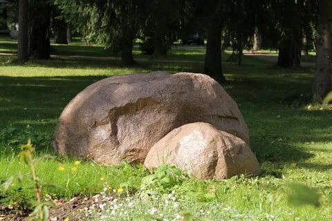 Животные большой камень