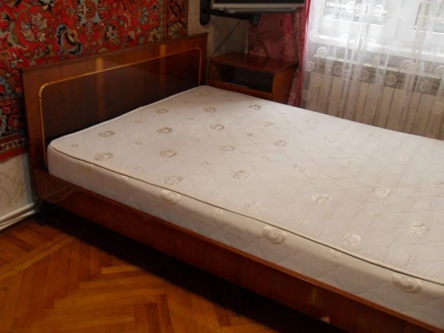 кровать двуспальная б/у. кровати в стометровке кострома. кровать двуспальная ссср. бу двуспальный. кровать двуспальная с матрасом.