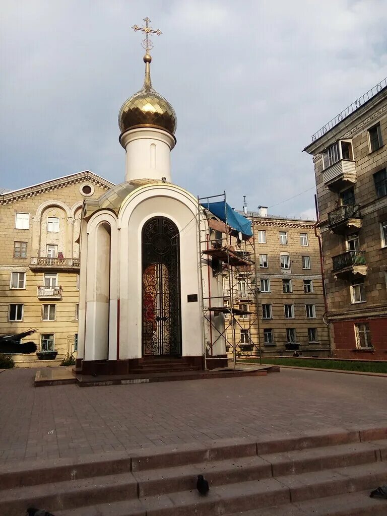 улица кресты. улица кресты. поклонный крест из бетона. улица кресты. поклонный крест верхотурье.