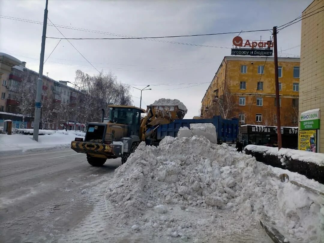 Погода каменогорск. Снег в Усть Каменогорске. Усть-Каменогорск климат. Погода в Усть-Каменогорске. Усть-Каменогорск уборка.