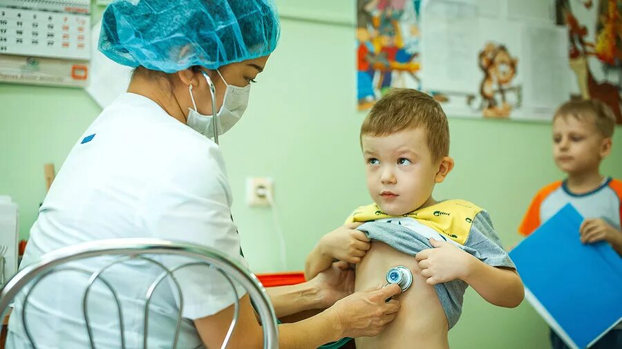 Прививки в детском саду. Вакцинация детей в детском саду. Прививки детям в детском садике. Прививочная детском саду.