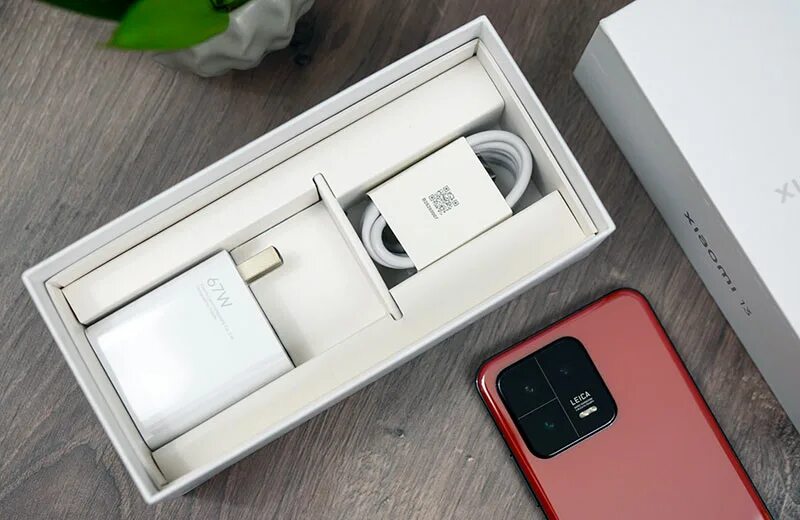 Xiaomi 13 распаковка. Aw300 Xiaomi комплектация. Xiaomi 13 Ultra распаковка. Xiaomi 13 коробка. Сяоми 13 и 13т