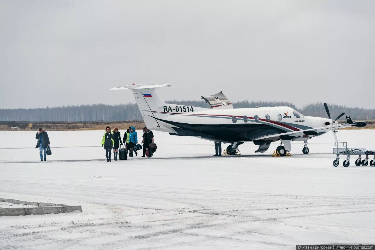 Полет на самолете пермь. Аэропорт Победилово Киров самолеты. ВПП Киров Победилово. Саратовские авиалинии Победилово. Киров Уфа самолет.