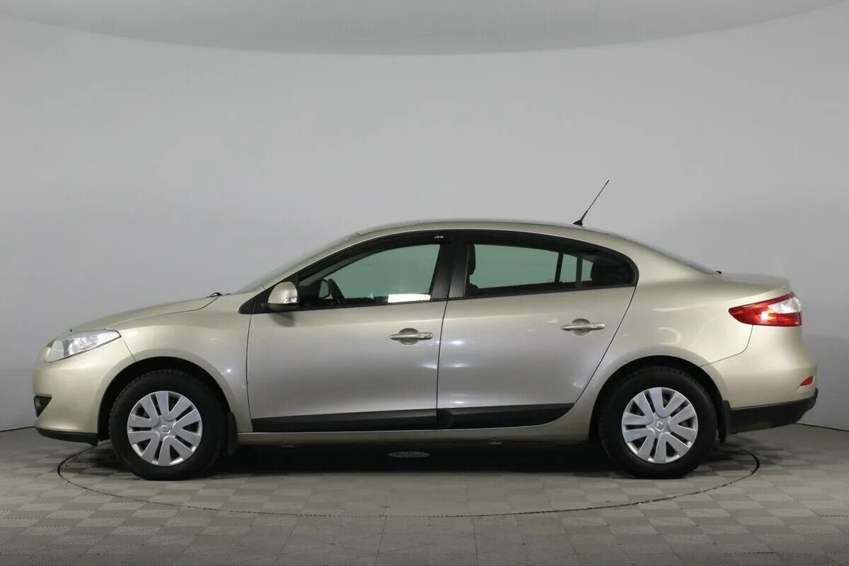 с. белый степвей с чёрными ручками. рено меган седан 2012. рено воронеж авто с пробегом. цвет кузова рено дастер 2013г.