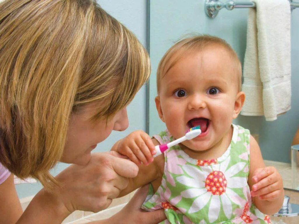 Malish chistit Zubi. Чистка зубов для детей. Гигиена полости рта для детей. Чистим зубы!. Можно ли чистить зубы ребенку