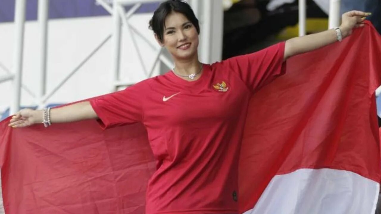 Maria Ozawa Индонезия. Мияби тренер. Miyabi Indonesia.