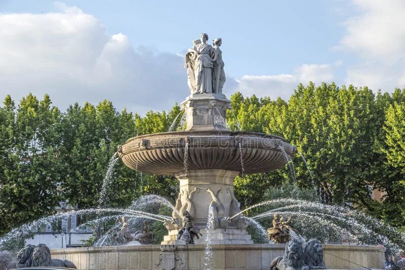 Восстановление фонтана фонтейн геншин. Фонтаны экс АН Прованса. Aix-en-Provence фонтан дельфинов. Покажи фотографии фреска с фонтаном.