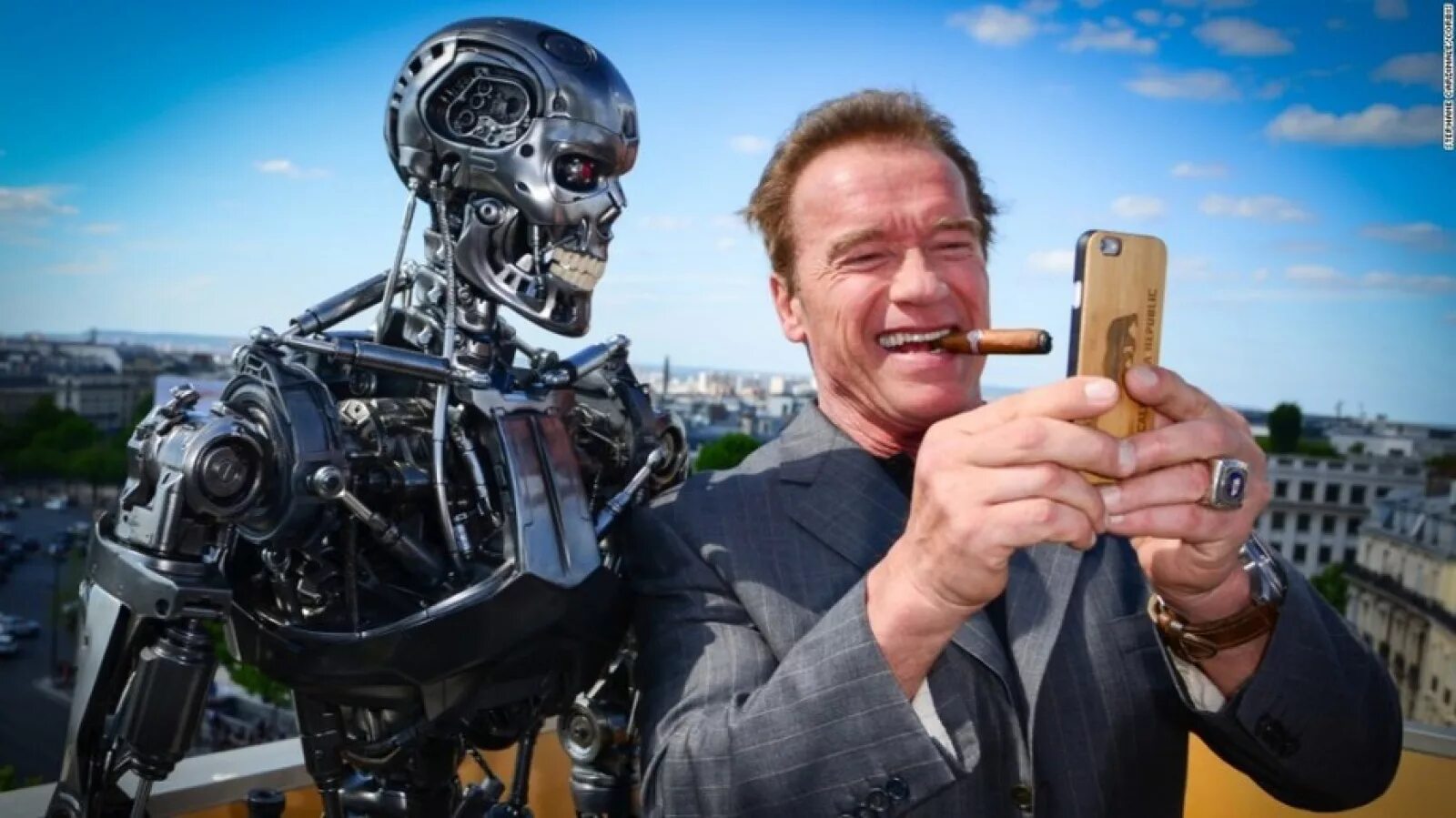 руферы. самый крутой человек в мире. самых крутых человечков. дубаи бурдж-халифа крыша. ангелина николау.