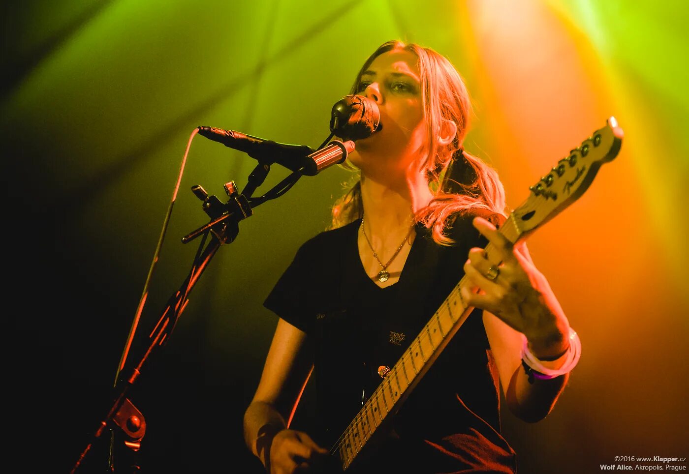 Алиса вольф энгельс. Элис купер 2023. Wolf alice солистка. Концерт элис. Группа wolf alice.