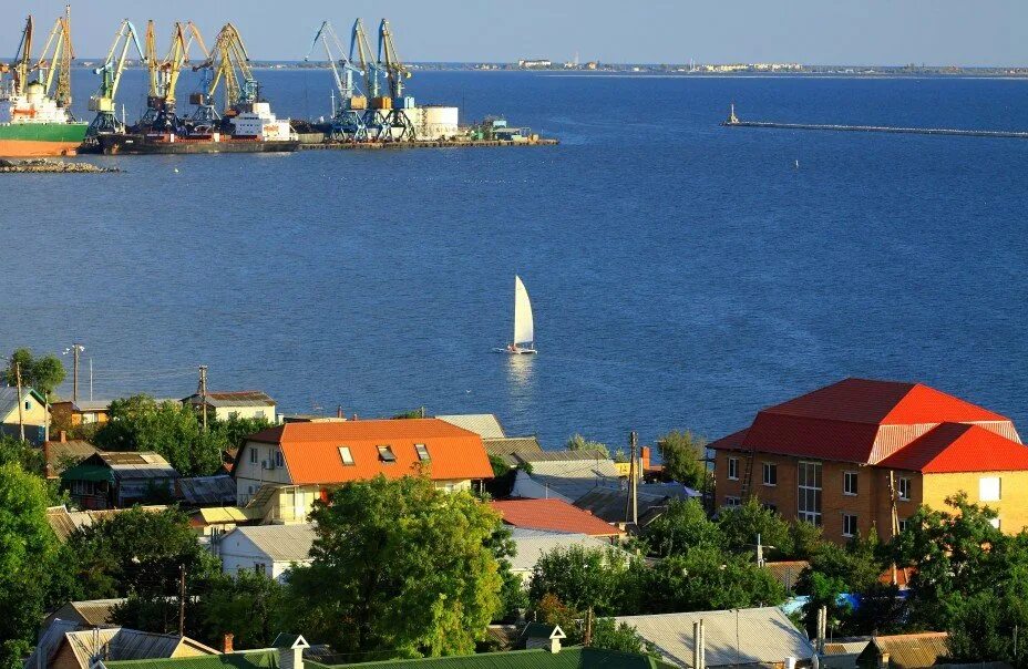 Объявления бердянск. Бердянск город курорт. азовское море город бердянск. бердянск набережная. бердянск херсонская область.