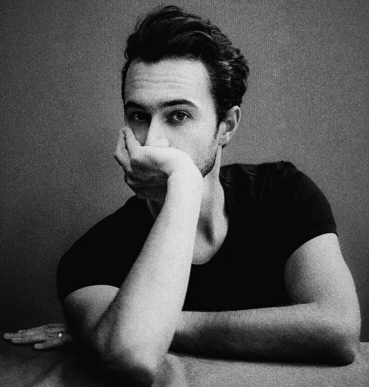 Tom edit. Том смит editors. том смит (музыкант). thom smiths editors. tom smith glsaa.