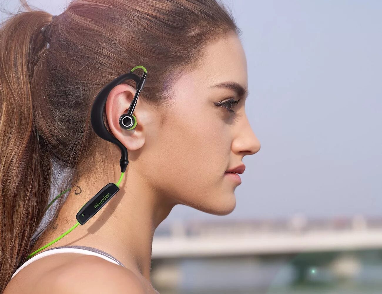 Гаджеты наушники. Беспроводные наушники Vear. Наушники Виджет. Bluetooth Earphone.