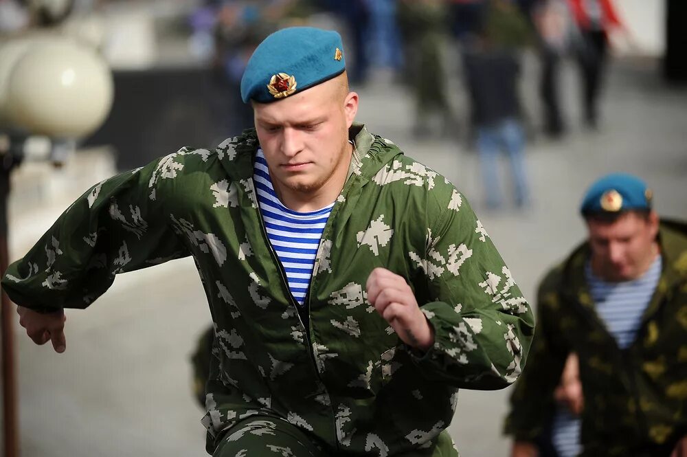 Друзья десантники. ВДВ. ВДВ десантники. ВДВ картинки. Воздушно десантные войска никто кроме нас.