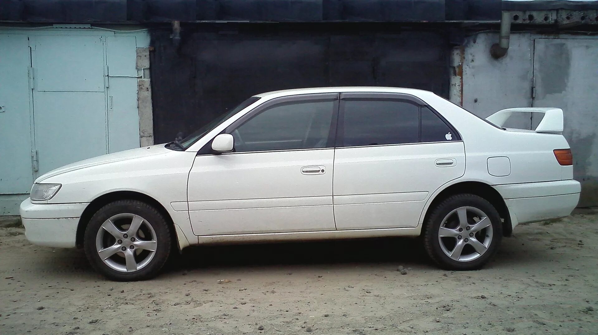 Корона премио 2000 год. Тойота корона Премио 2000. Toyota Corona 2000. Toyota Corona Premio на 16 дисках. Тойота корона Премио 1998.