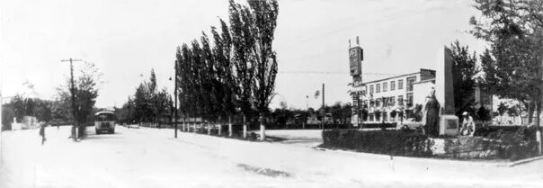 Хасавюрт ретро-. Жд станция хасавюрт. Площадь батырмурзаева хасавюрт. История образования хасавюрта. Слобода хасавюрт.