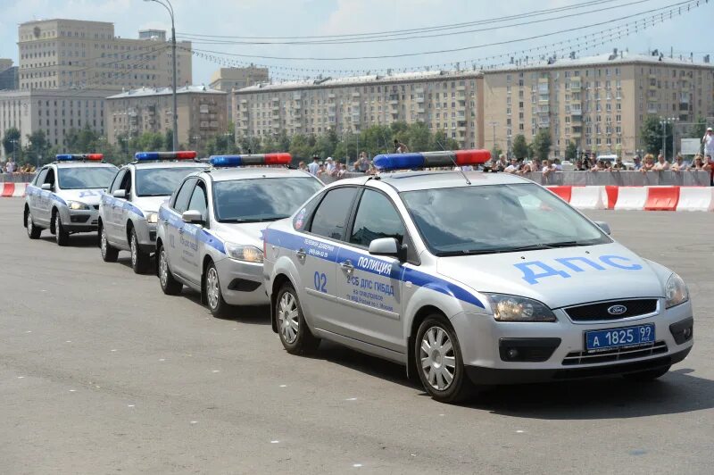 Автомобиль через гибдд. ДПС Москва. Машина ГАИ. ГИБДД Москва. Машины ГИБДД Москвы.