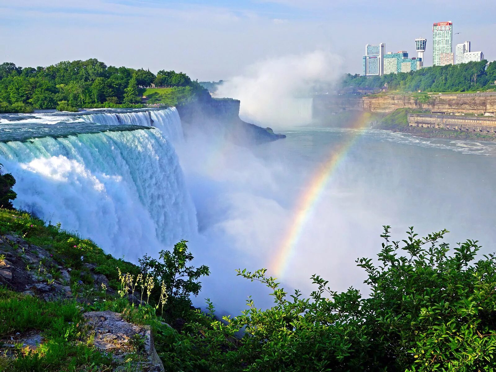 Niagara falls. Ниагарский водопад Радуга. Ниагарский водопад (Ниагара-Фолс, провинция Онтарио). Водопад Кайетур Гайана. Ниагарский водопад высота.