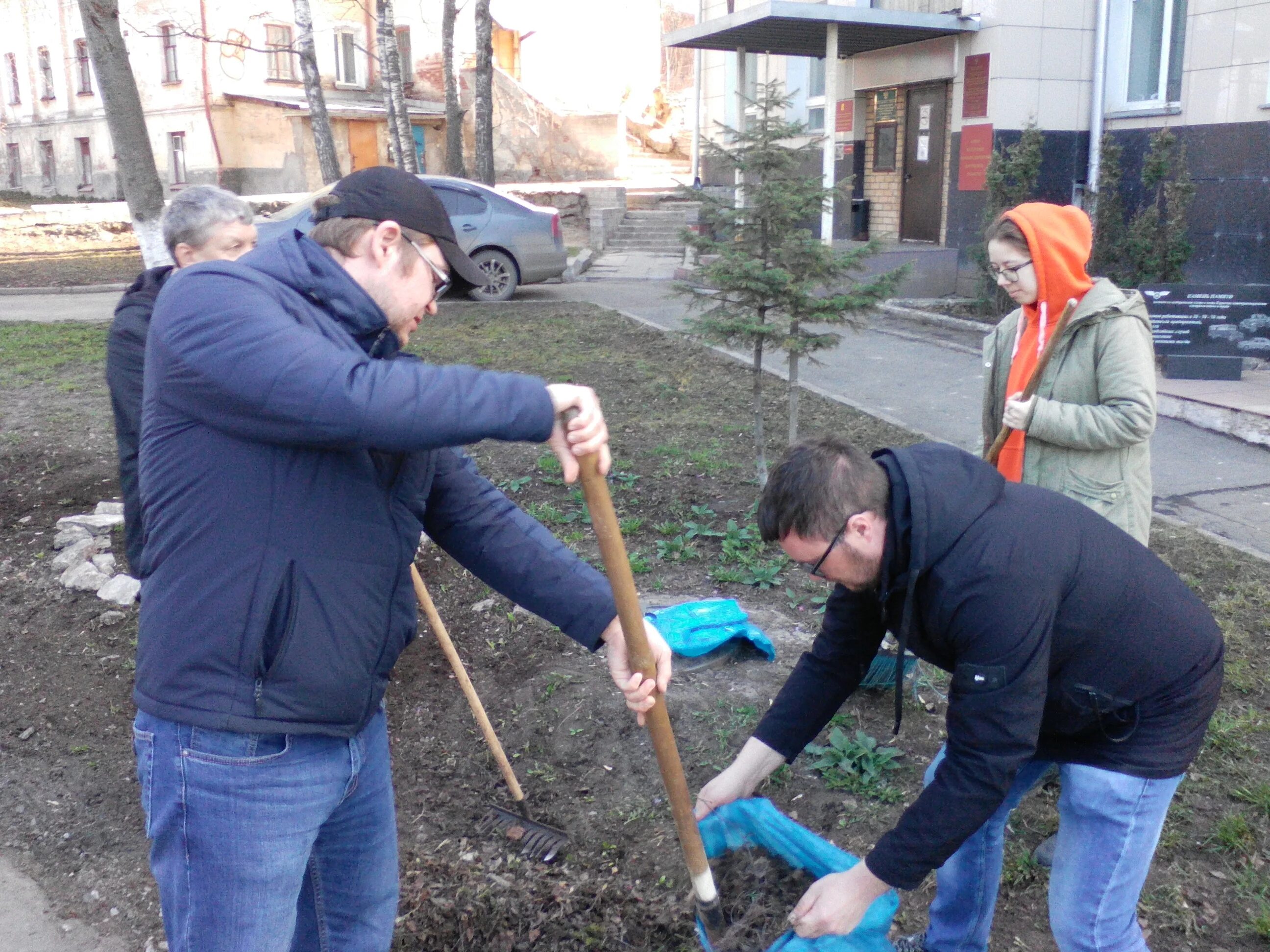 Сотрудники приняли участие в субботнике. Субботник в Рязани 24 апреля 2021. 28 Апреля Всероссийский субботник. Субботник в Красноярске 2023 в Кировском районе. Всероссийский субботник Донское бассейновое.