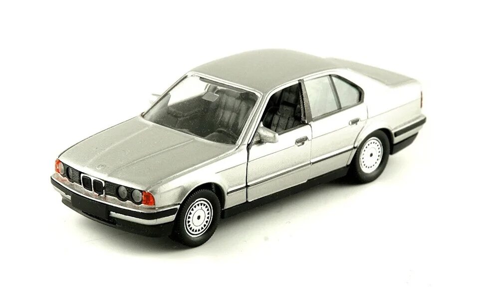 BMW e34 1/43. Масштабная модель БМВ е34. Модель BMW e34 Schabak. Модель BMW e34 535i 1:43. Модель е34