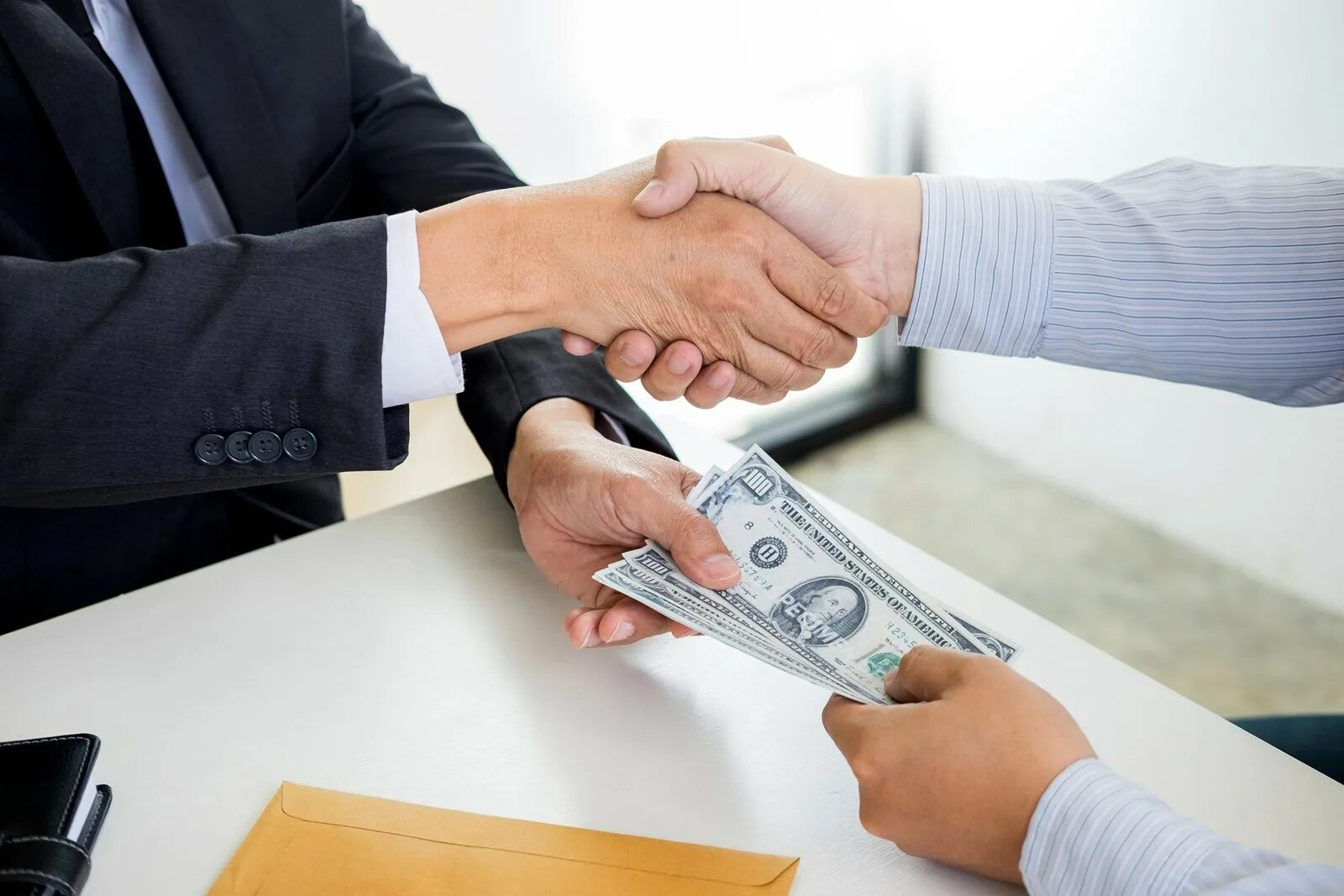 Договор между двумя физическими лицами. Передача денег третьему лицу. Соглашение между юр лицами по деньгам. Передача денег. Договор долга между физическими лицами образец.