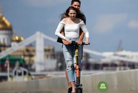 Вдвоем на самокате