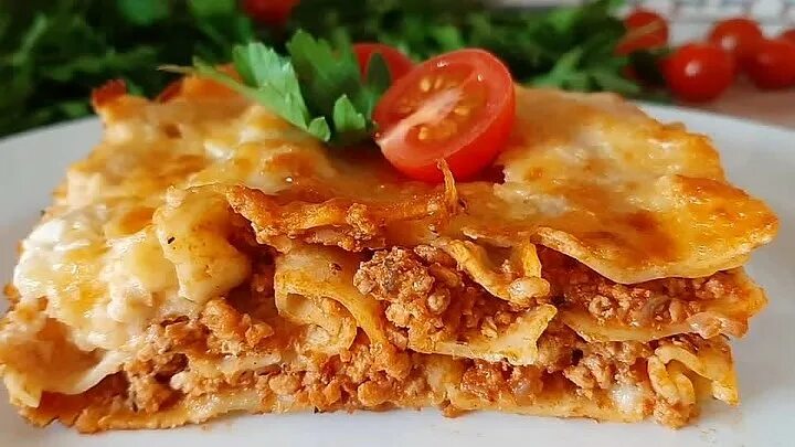 Лазанья с грибами и соусом бешамель - Лайфхакер
