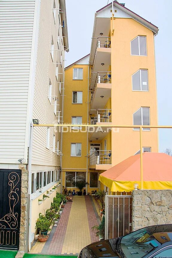 Удача плюс гостиница адлер. Адлер дом удача. Гостевой дом фортуна адлер. Гостиница удача плюс сириус. Гостевой дом адлерский станиславского 37.