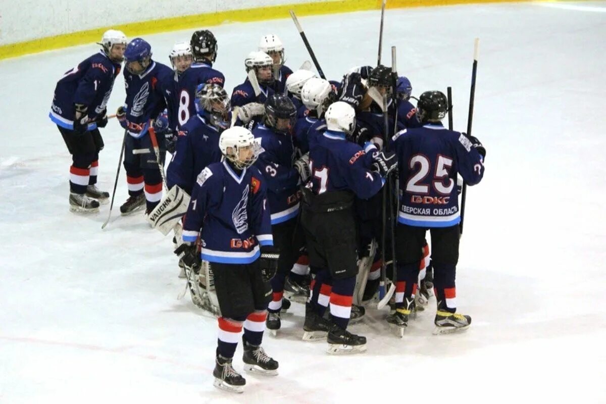 Арена мастер 2008 южно сахалинск. Кидсхоккей 2009. Кидсхоккей 2014. Хоккейный турнир посвященный памяти валерия карпова челябинск. Кидсхоккей 2005.