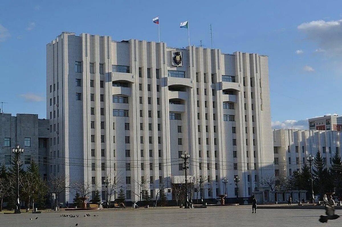 Здание администрации хабаровска. Хабаровская городская дума. Городская дума хабаровска. Мэрия города хабаровска. Мэрия хабаровского края.